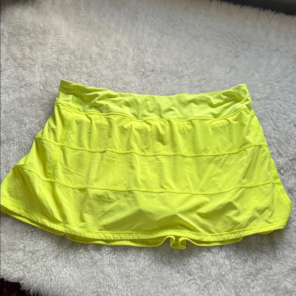 Lululemon Pace Rival Women's Neon Yellow tennis golf skirt Shorts size 14